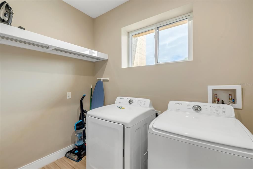 For Sale: $499,000 (4 beds, 4 baths, 2356 Square Feet)