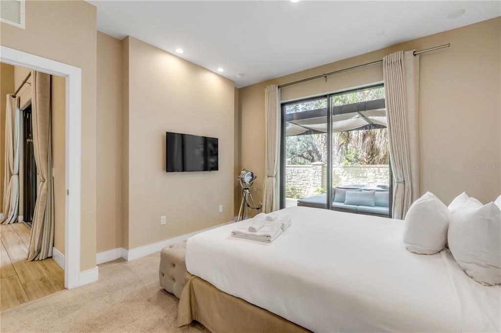 For Sale: $499,000 (4 beds, 4 baths, 2356 Square Feet)