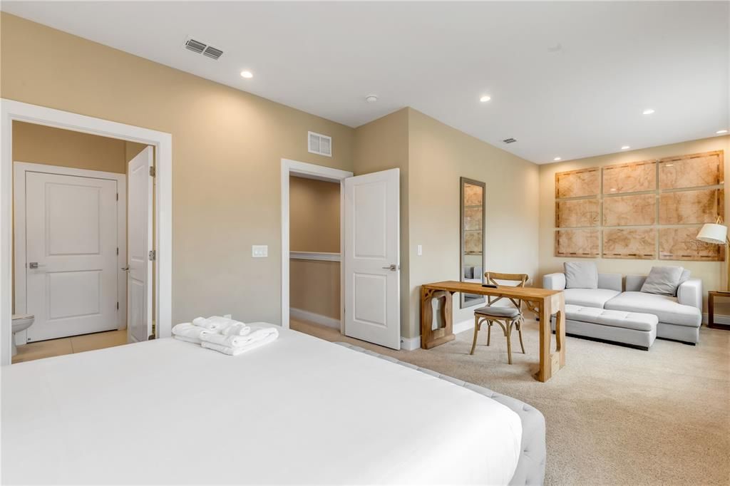 For Sale: $499,000 (4 beds, 4 baths, 2356 Square Feet)