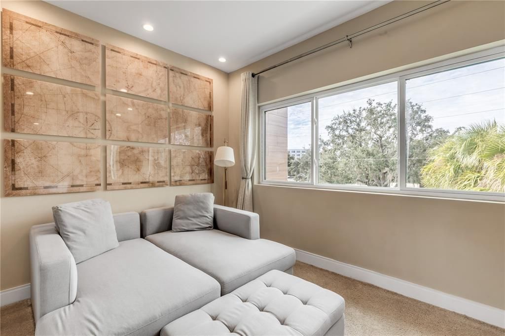 For Sale: $499,000 (4 beds, 4 baths, 2356 Square Feet)