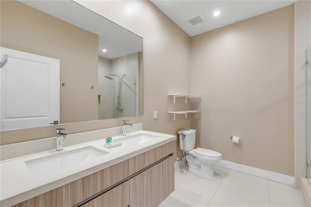 For Sale: $499,000 (4 beds, 4 baths, 2356 Square Feet)