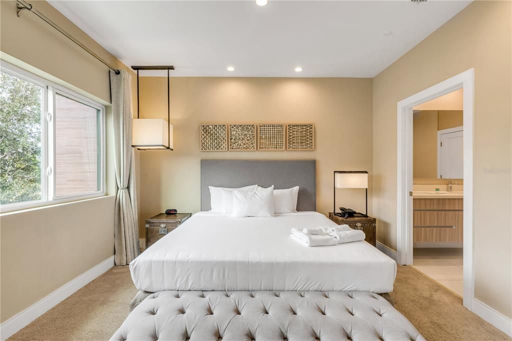 For Sale: $499,000 (4 beds, 4 baths, 2356 Square Feet)