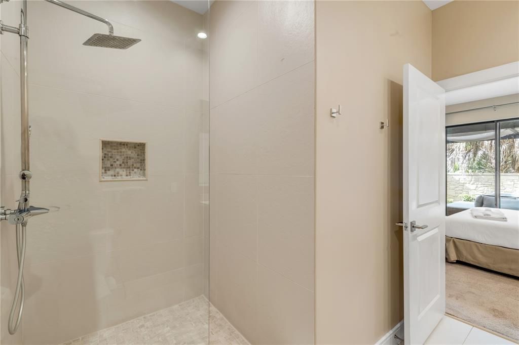 For Sale: $499,000 (4 beds, 4 baths, 2356 Square Feet)