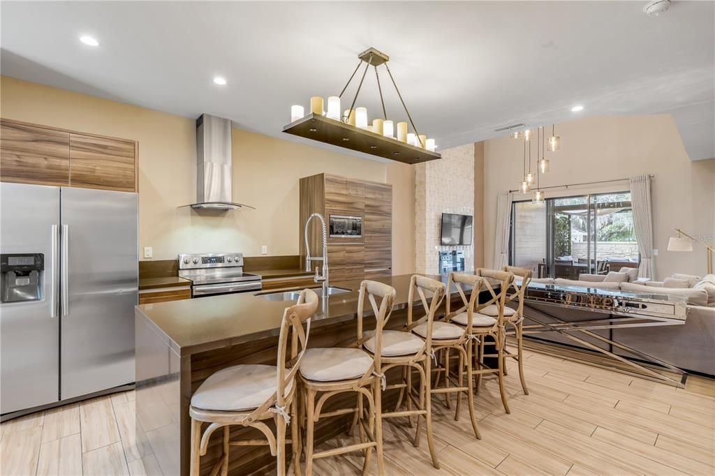 For Sale: $499,000 (4 beds, 4 baths, 2356 Square Feet)