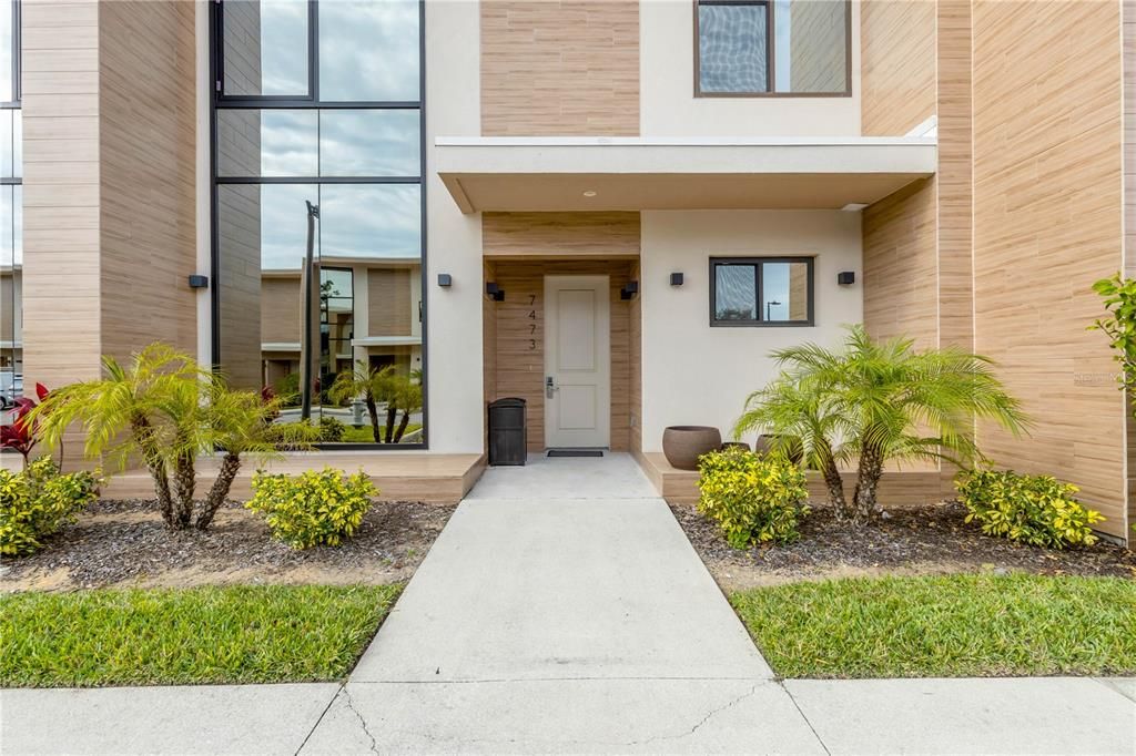 For Sale: $499,000 (4 beds, 4 baths, 2356 Square Feet)