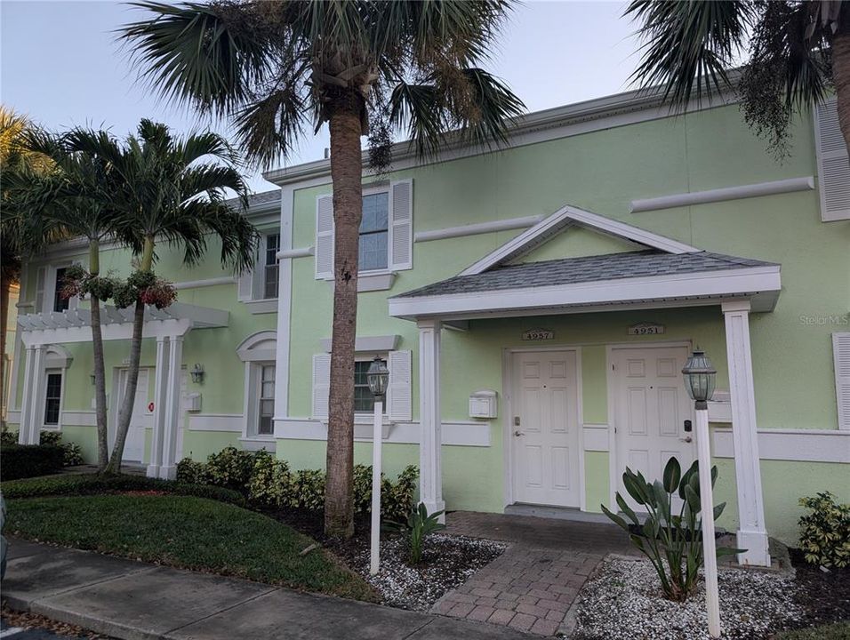 待售: $399,000 (2 贝兹, 2 浴室, 1053 平方英尺)