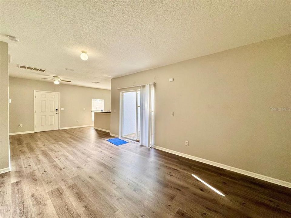 出租: $1,950 (3 贝兹, 2 浴室, 1365 平方英尺)