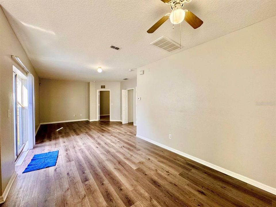 出租: $1,950 (3 贝兹, 2 浴室, 1365 平方英尺)