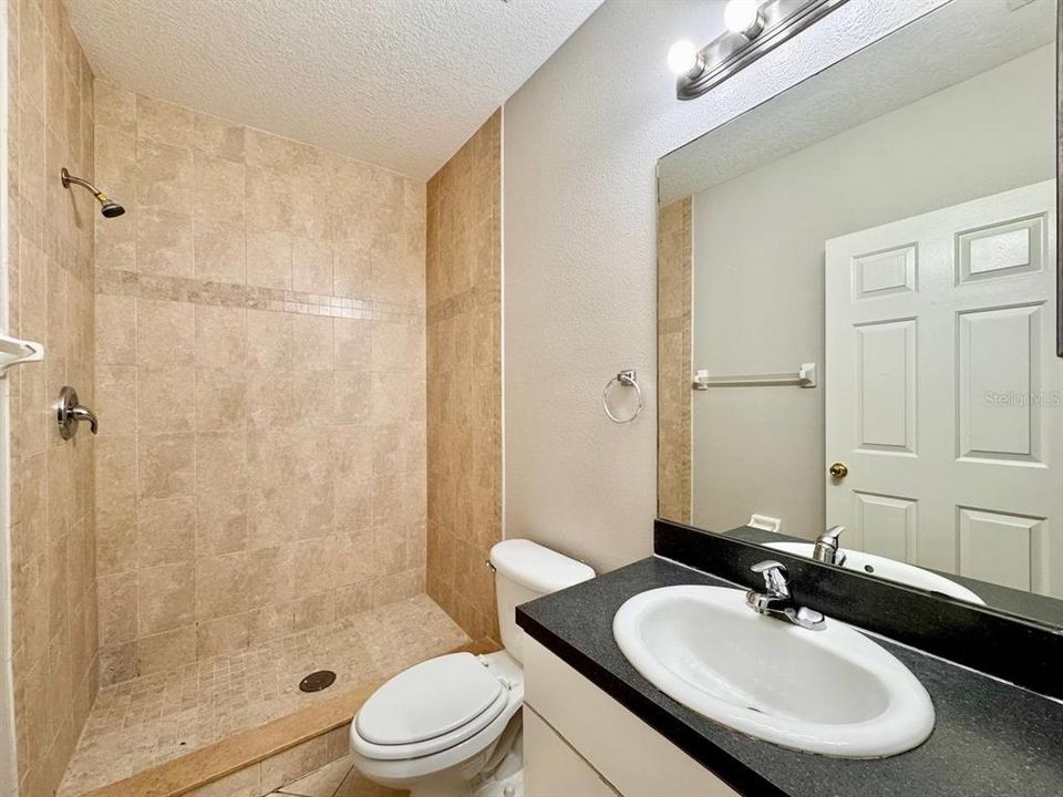 出租: $1,950 (3 贝兹, 2 浴室, 1365 平方英尺)