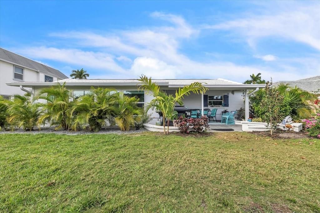 For Sale: $995,000 (3 beds, 2 baths, 1684 Square Feet)