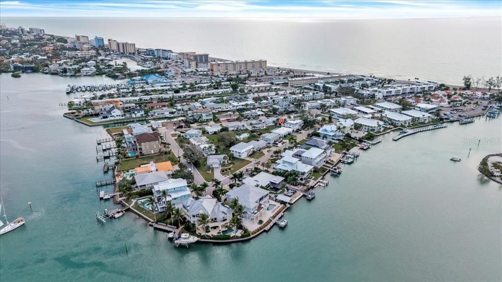 For Sale: $995,000 (3 beds, 2 baths, 1684 Square Feet)