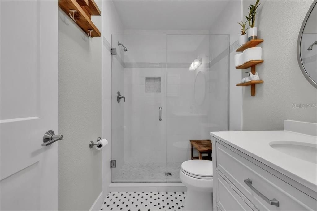 For Sale: $995,000 (3 beds, 2 baths, 1684 Square Feet)