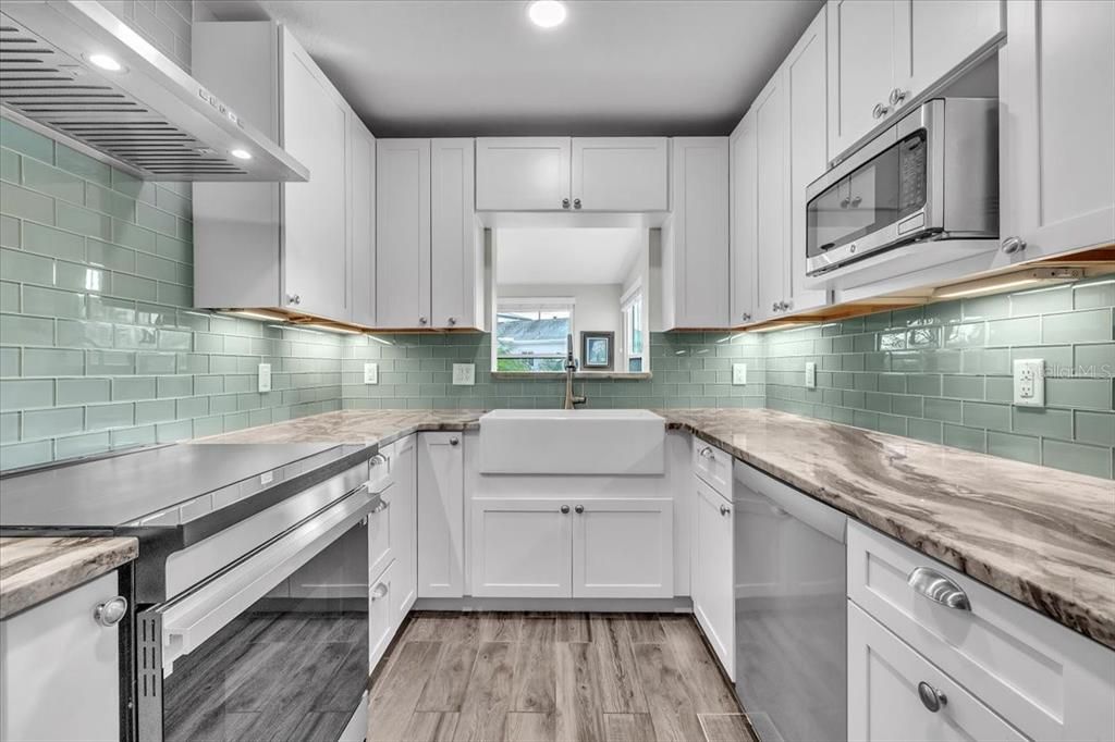 For Sale: $995,000 (3 beds, 2 baths, 1684 Square Feet)