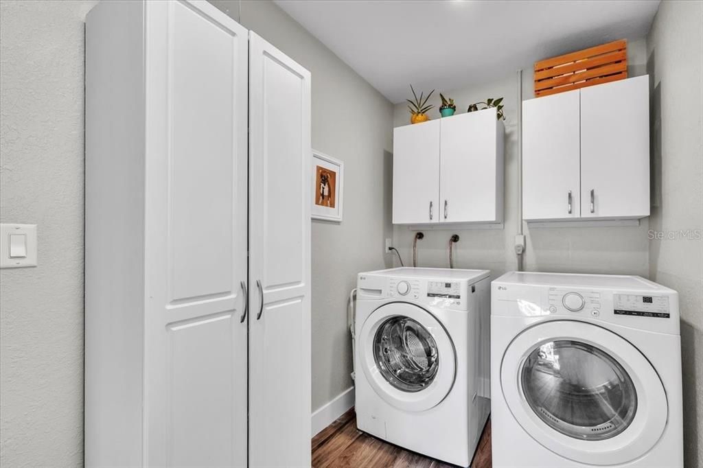 For Sale: $995,000 (3 beds, 2 baths, 1684 Square Feet)