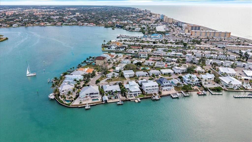 For Sale: $995,000 (3 beds, 2 baths, 1684 Square Feet)