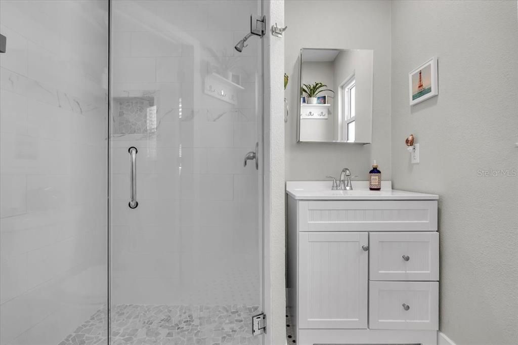 For Sale: $995,000 (3 beds, 2 baths, 1684 Square Feet)