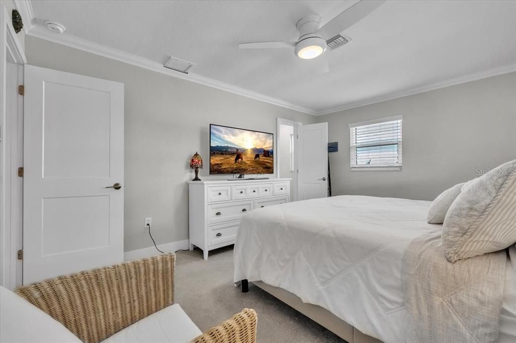 For Sale: $995,000 (3 beds, 2 baths, 1684 Square Feet)