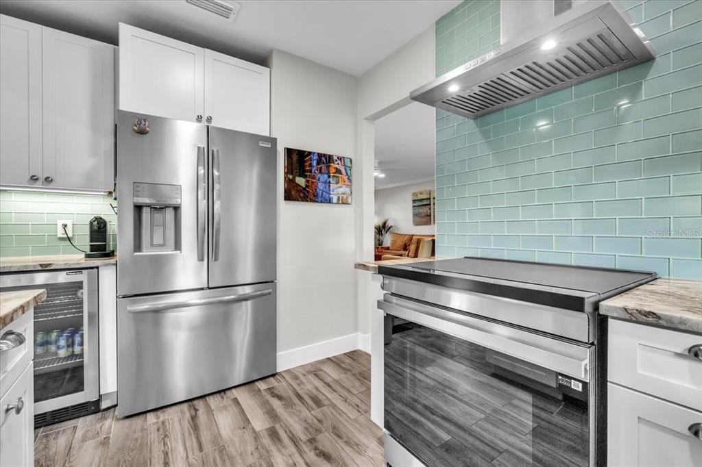 For Sale: $995,000 (3 beds, 2 baths, 1684 Square Feet)