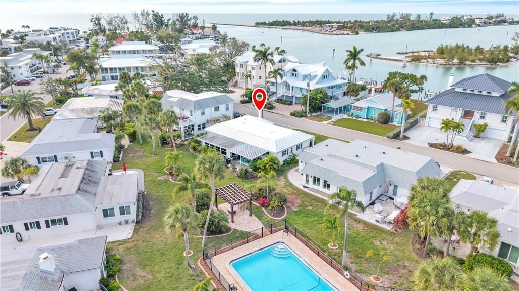 For Sale: $995,000 (3 beds, 2 baths, 1684 Square Feet)