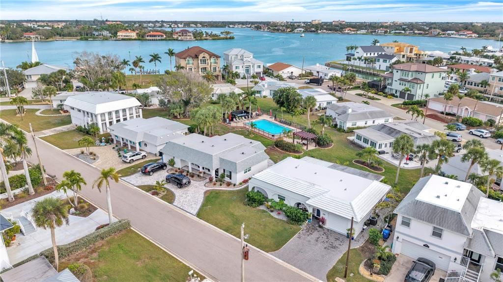 For Sale: $995,000 (3 beds, 2 baths, 1684 Square Feet)