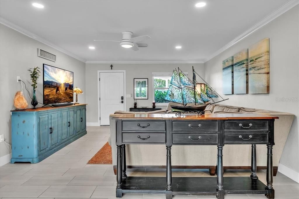 For Sale: $995,000 (3 beds, 2 baths, 1684 Square Feet)