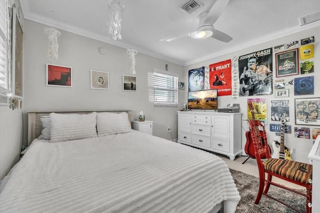 For Sale: $995,000 (3 beds, 2 baths, 1684 Square Feet)