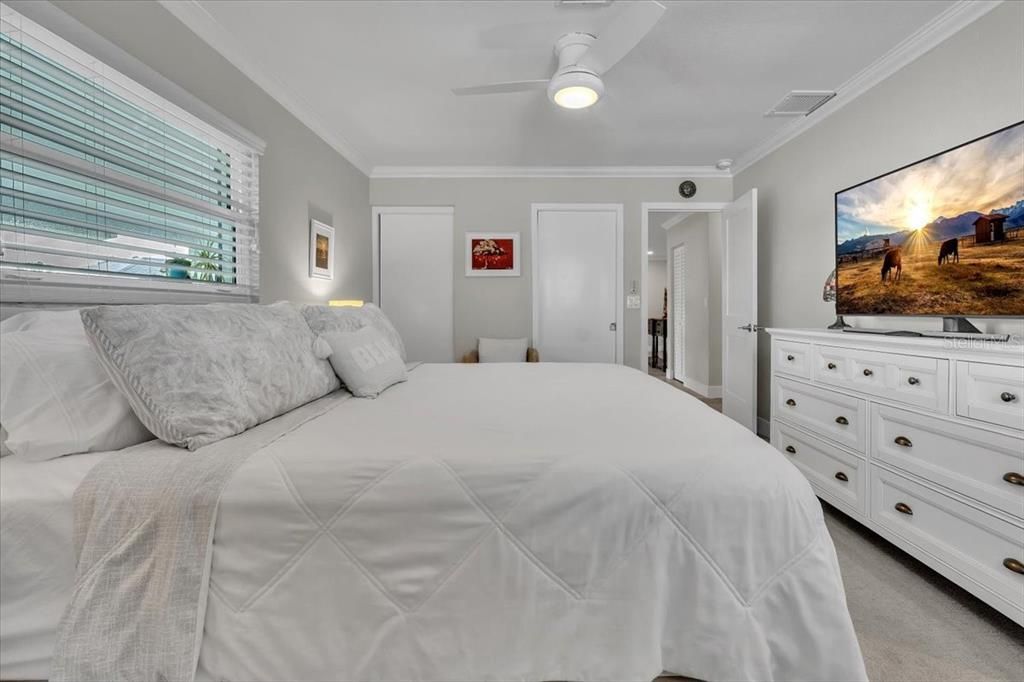 For Sale: $995,000 (3 beds, 2 baths, 1684 Square Feet)