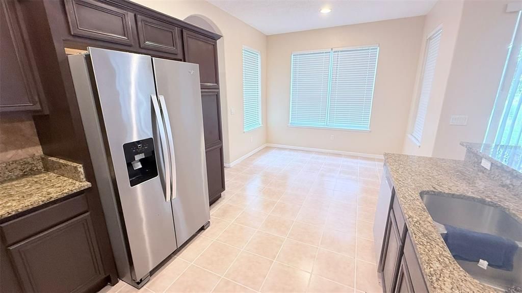 На продажу: $495,000 (4 спален, 2 ванн, 2944 Квадратных фут)