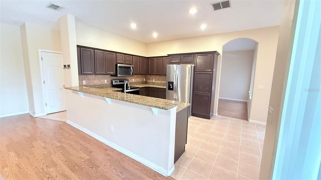 На продажу: $495,000 (4 спален, 2 ванн, 2944 Квадратных фут)