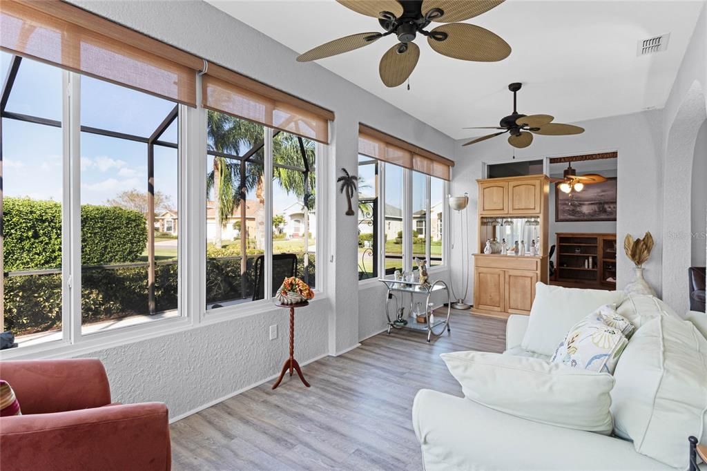 En Venta: $389,000 (3 camas, 2 baños, 2400 Pies cuadrados)