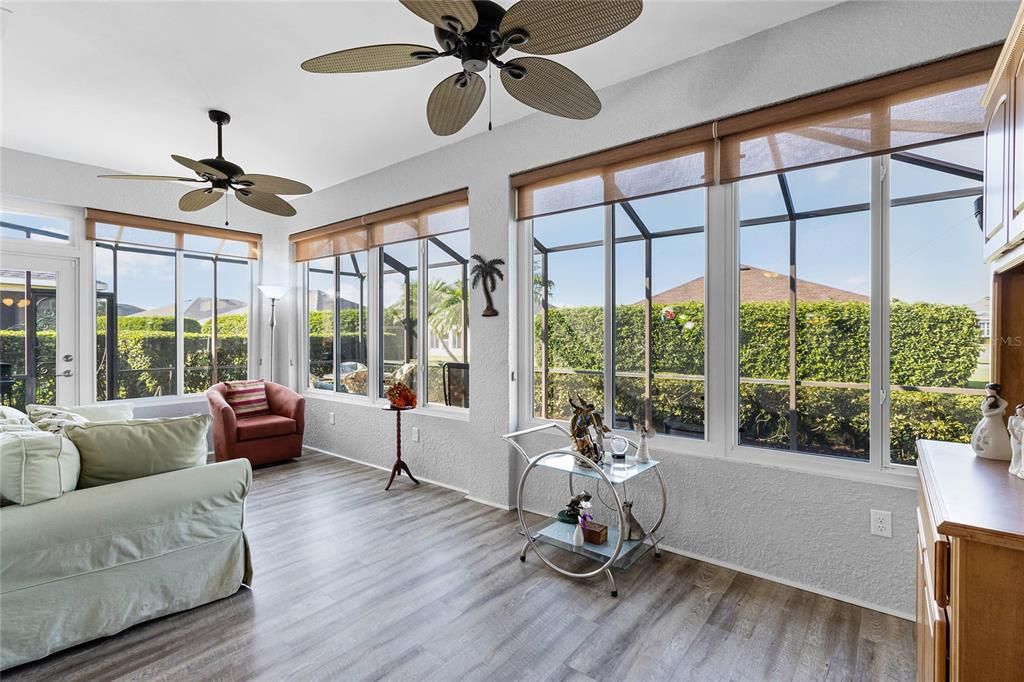 En Venta: $389,000 (3 camas, 2 baños, 2400 Pies cuadrados)