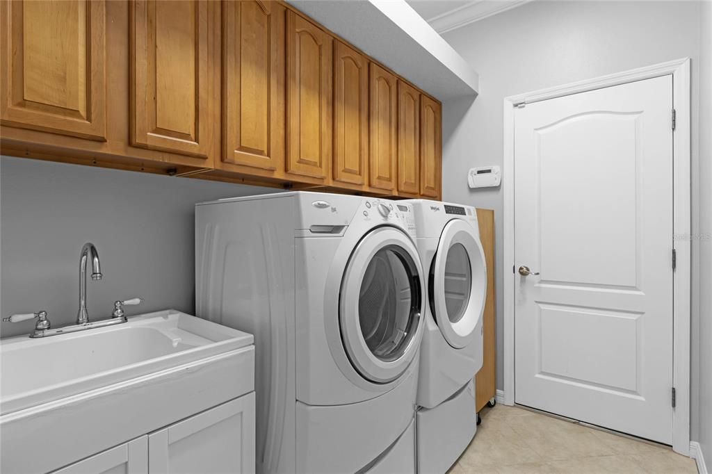 En Venta: $389,000 (3 camas, 2 baños, 2400 Pies cuadrados)