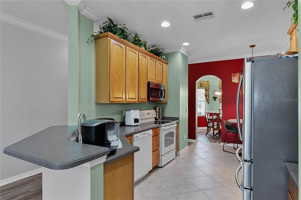 En Venta: $389,000 (3 camas, 2 baños, 2400 Pies cuadrados)