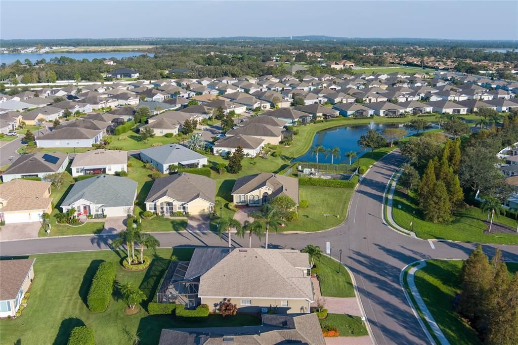 En Venta: $389,000 (3 camas, 2 baños, 2400 Pies cuadrados)