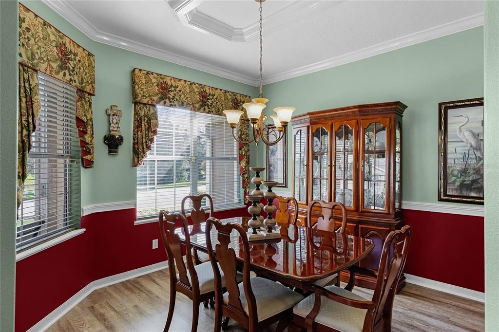 En Venta: $389,000 (3 camas, 2 baños, 2400 Pies cuadrados)