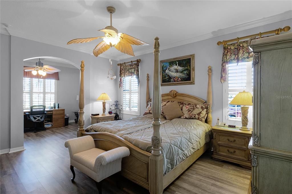 En Venta: $389,000 (3 camas, 2 baños, 2400 Pies cuadrados)