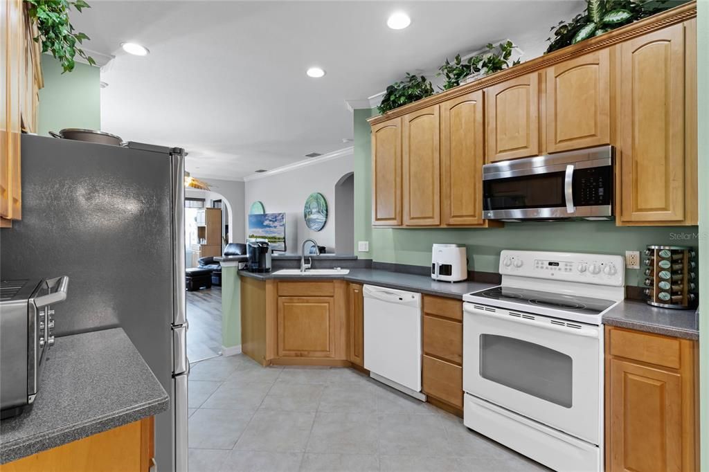 En Venta: $389,000 (3 camas, 2 baños, 2400 Pies cuadrados)