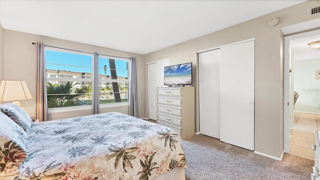 En Venta: $480,000 (2 camas, 2 baños, 1072 Pies cuadrados)