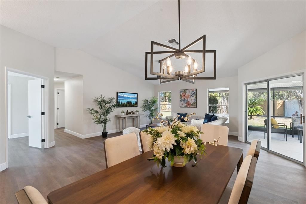 En Venta: $389,900 (3 camas, 2 baños, 1373 Pies cuadrados)