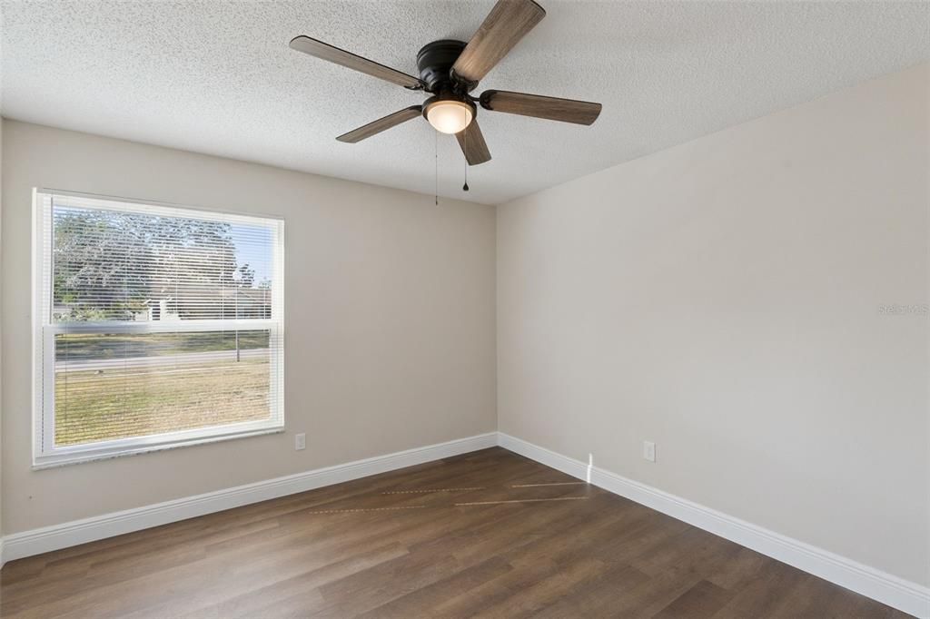 En Venta: $389,900 (3 camas, 2 baños, 1373 Pies cuadrados)