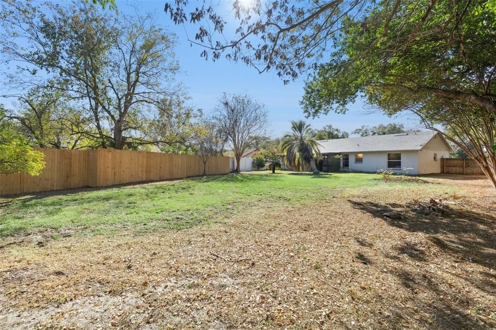 Activo con contrato: $389,900 (3 camas, 2 baños, 1373 Pies cuadrados)