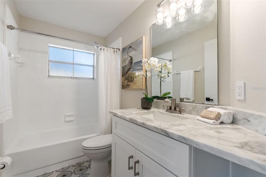 En Venta: $389,900 (3 camas, 2 baños, 1373 Pies cuadrados)