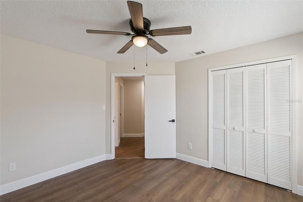 En Venta: $389,900 (3 camas, 2 baños, 1373 Pies cuadrados)