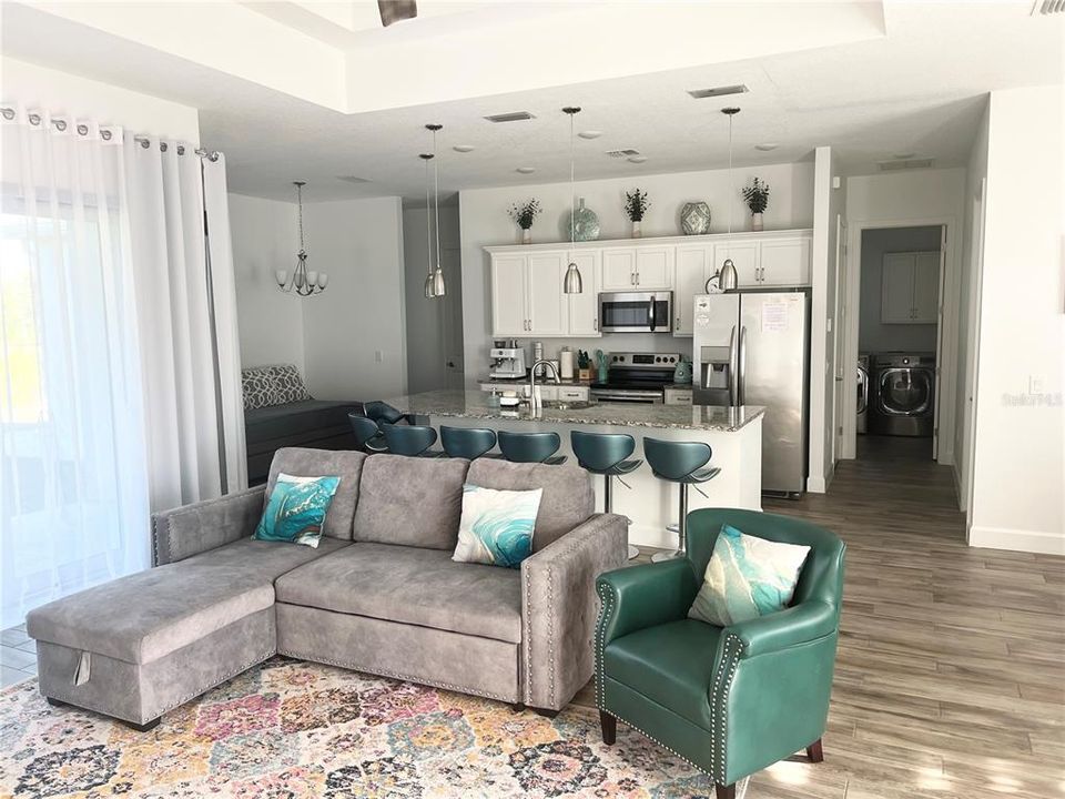 For Rent: $2,500 (3 beds, 2 baths, 1813 Square Feet)