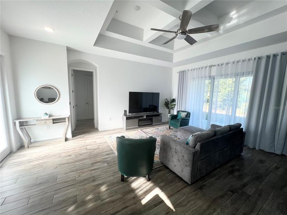 For Rent: $2,500 (3 beds, 2 baths, 1813 Square Feet)