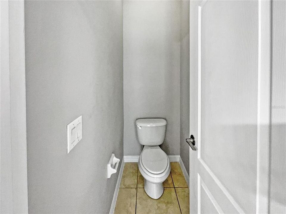 待售: $250,000 (2 贝兹, 2 浴室, 1305 平方英尺)