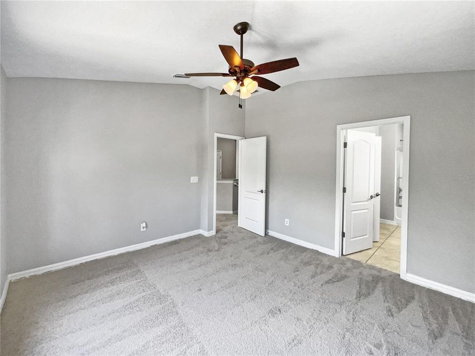 待售: $250,000 (2 贝兹, 2 浴室, 1305 平方英尺)