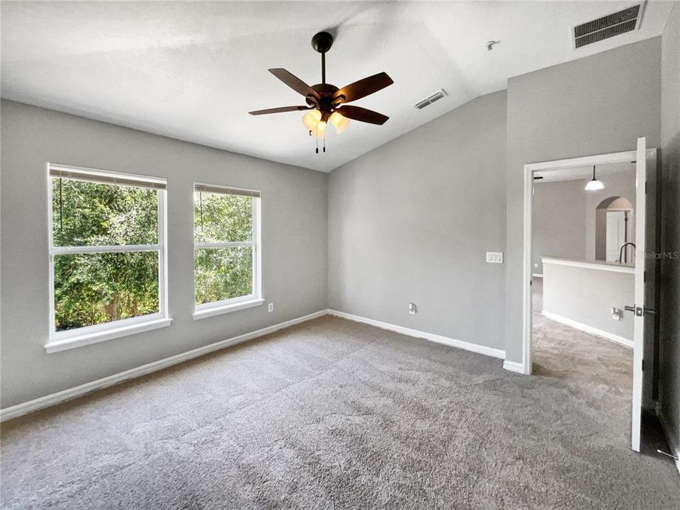 待售: $250,000 (2 贝兹, 2 浴室, 1305 平方英尺)