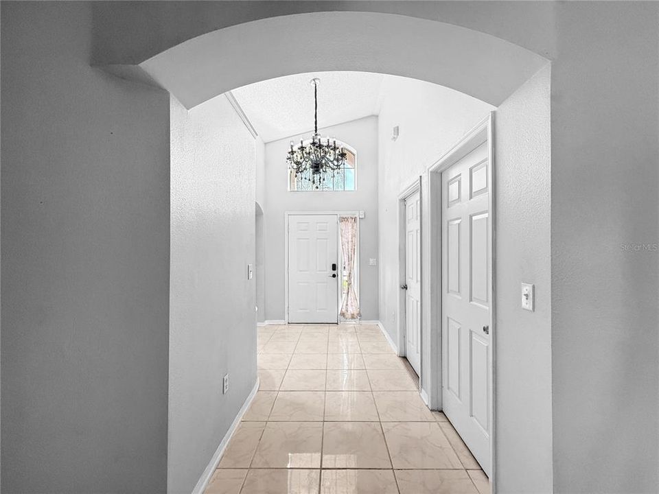 For Rent: $2,100 (3 beds, 2 baths, 1814 Square Feet)