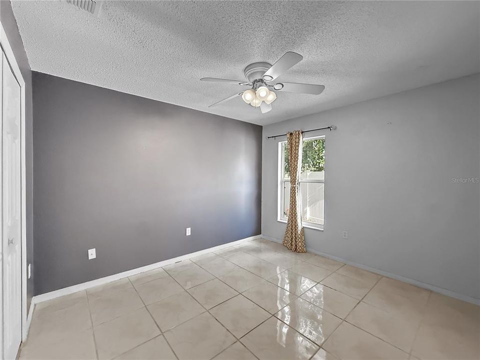 For Rent: $2,100 (3 beds, 2 baths, 1814 Square Feet)